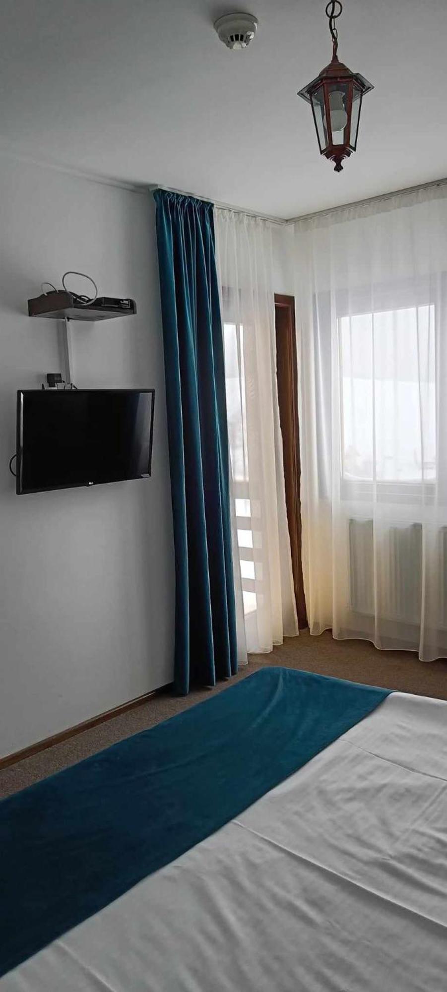 Pensiunea Crai Nou Sirnea Exterior photo